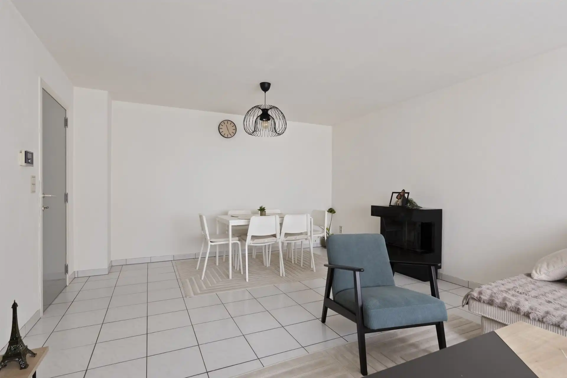 Instapklaar app. met 2 slaapkamers, terras en garage. foto 7