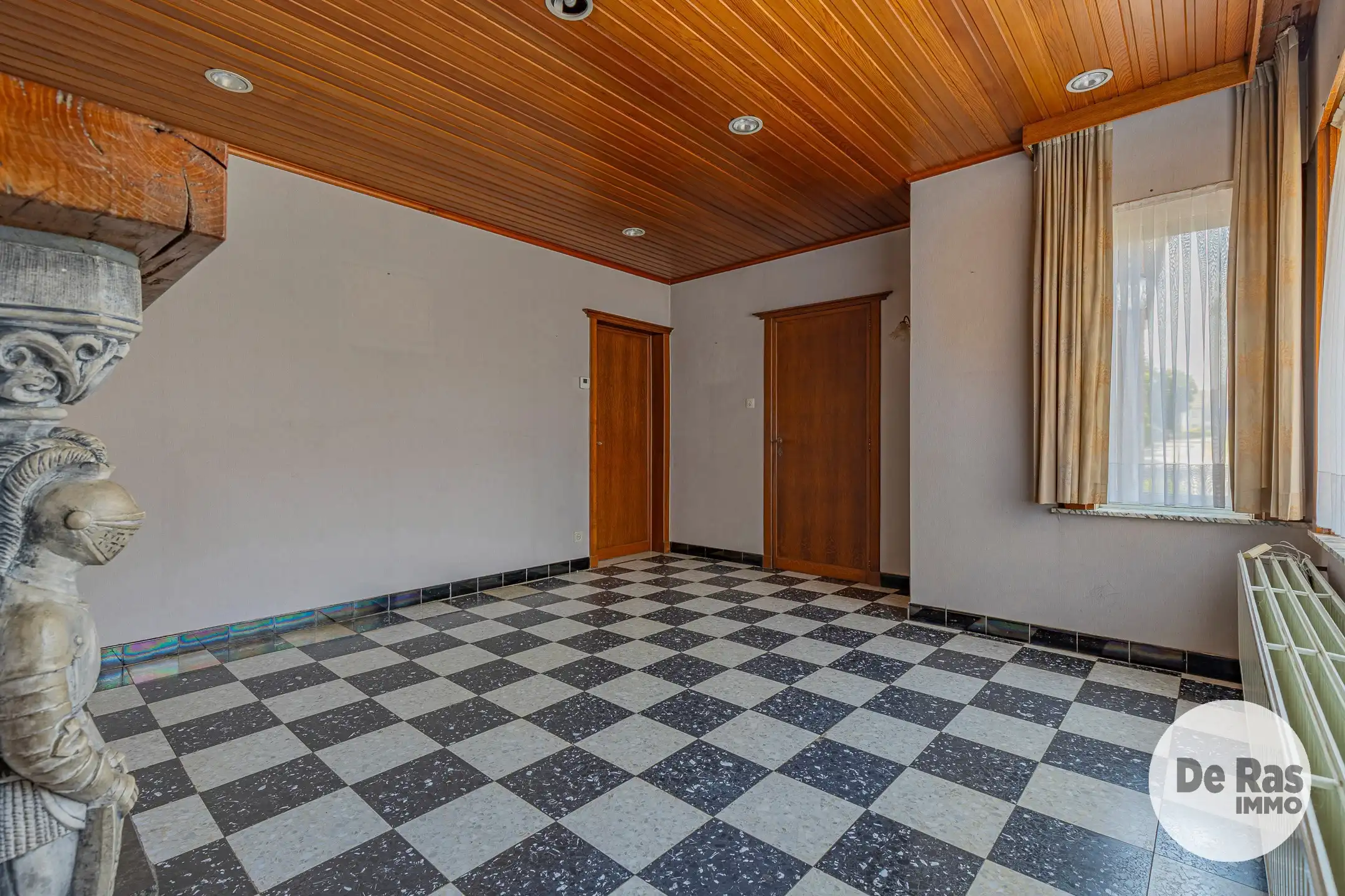ERONDEGEM - Solide, te renoveren woning met 3 kamers foto 8