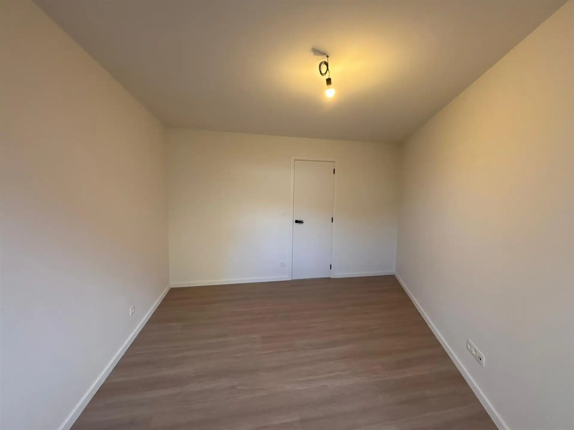 Modern gelijkvloers appartement met private tuin en ruime terrassen in Asse! foto 9