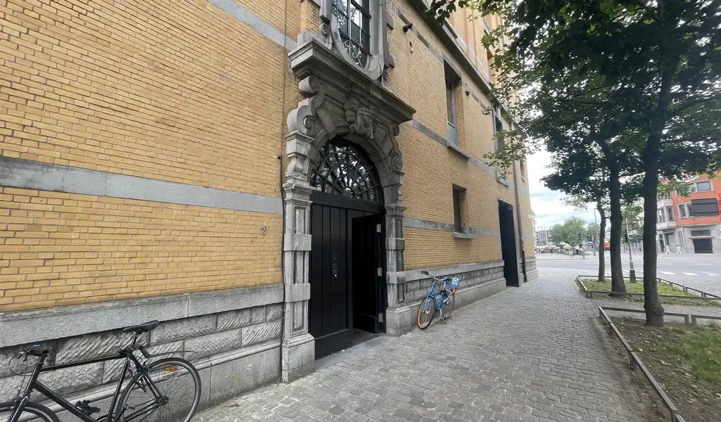 Kantoren te huur in gerenoveerd pakhuis La Cloche in Antwerpen foto 13