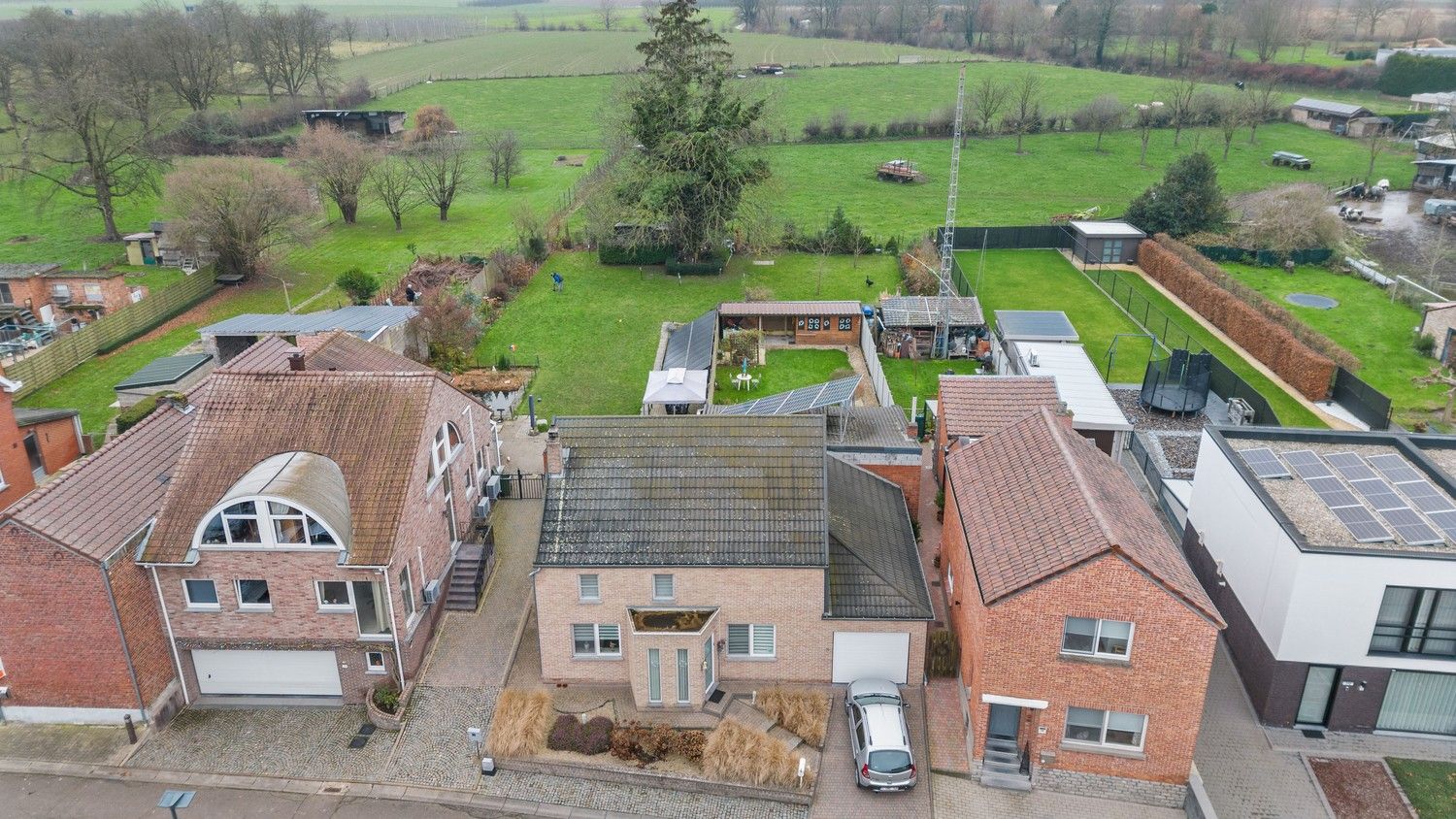 Ruime, rustig gelegen woning met 2 slaapkamers, garage en tuin foto 21