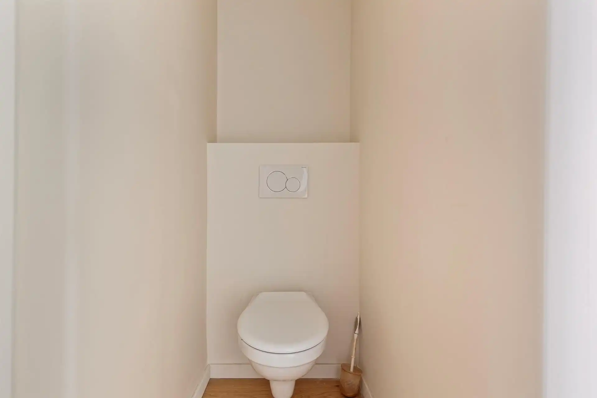 Volledig gerenoveerd 1-slaapkamer appartement foto 9