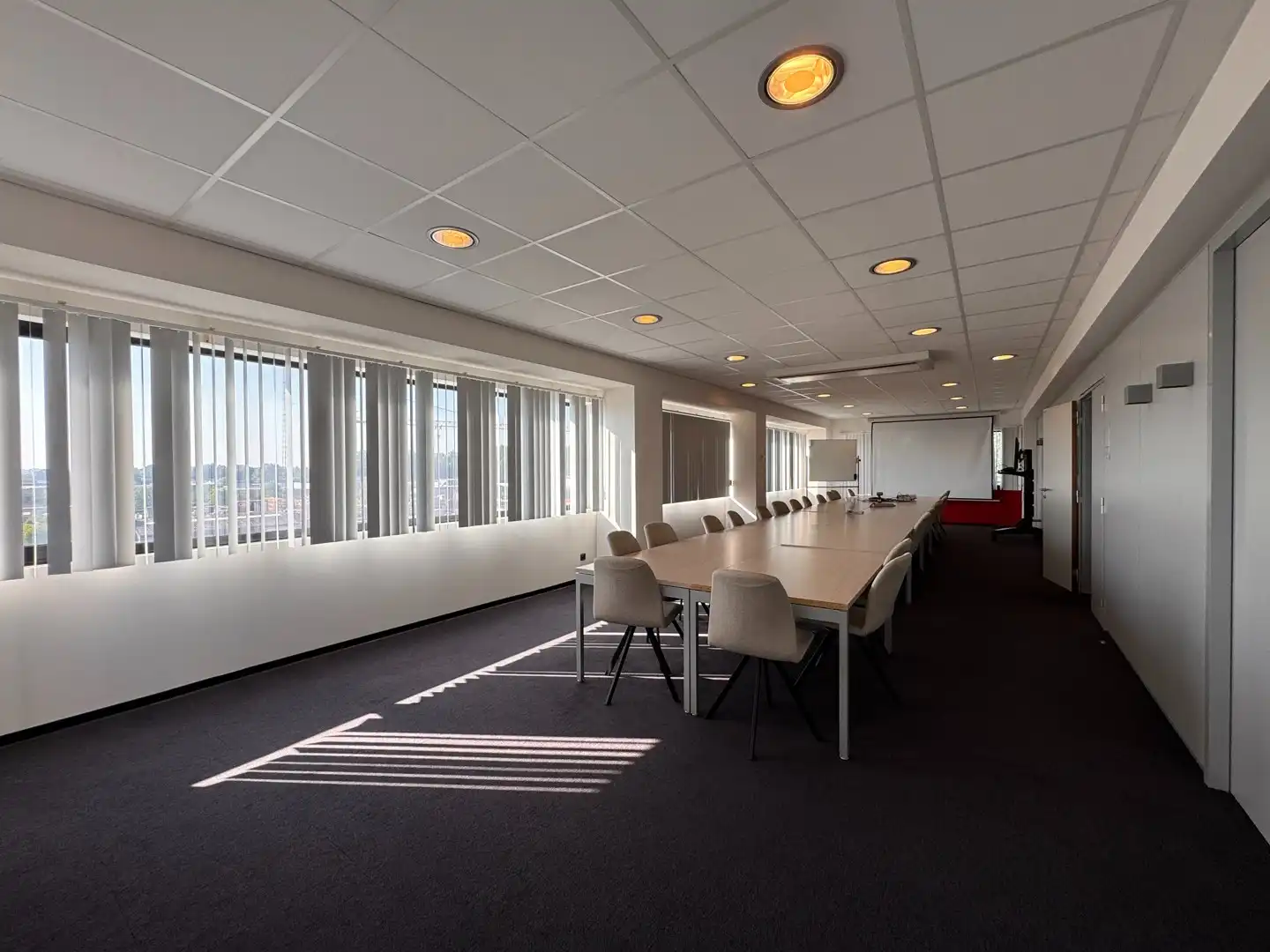 Flexibele kantoorruimte met optie op volledig gebouw in Oostkamp foto 9