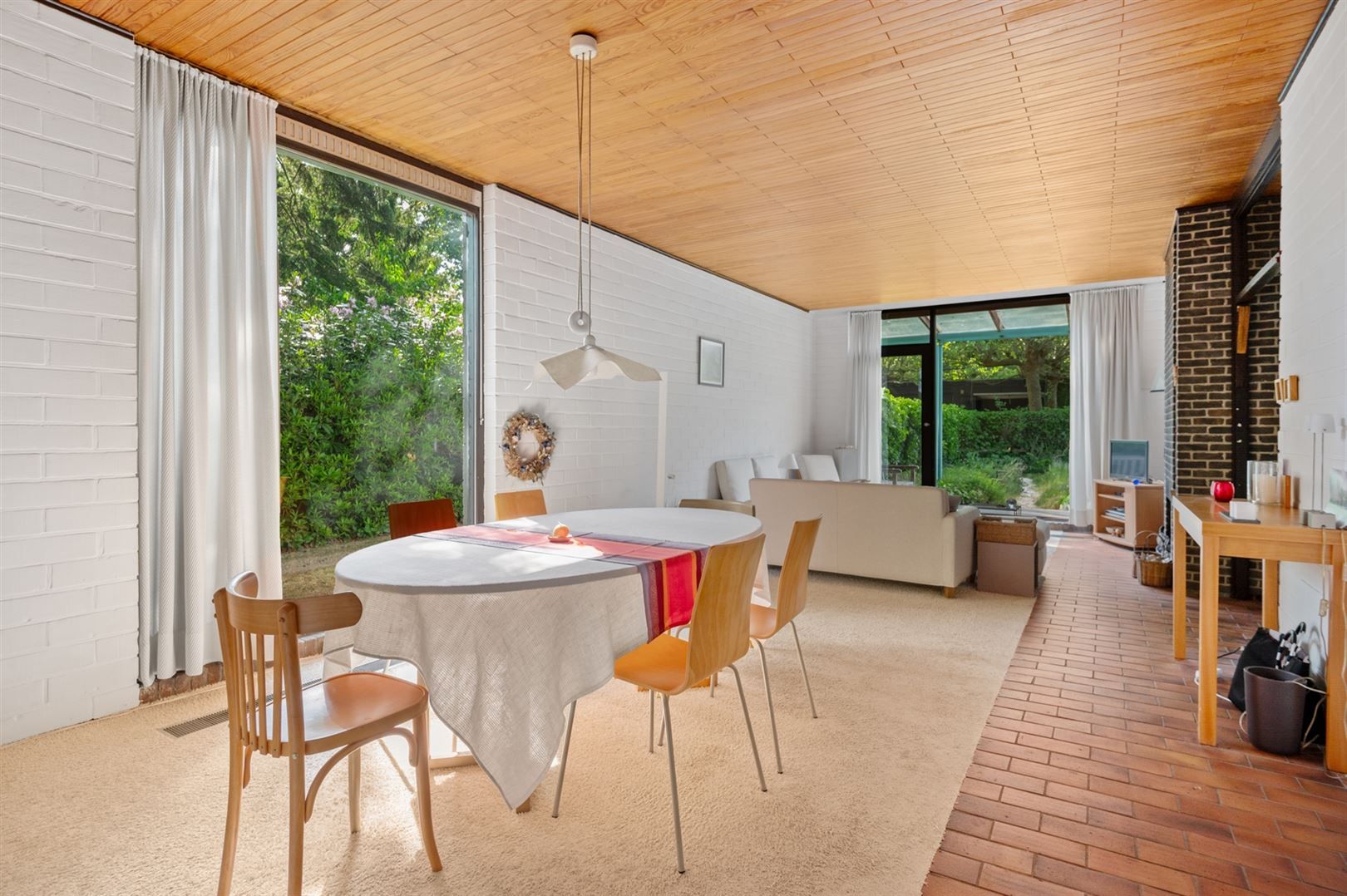 Te renoveren woning met grote tuin en garages in landelijke omgeving foto 6