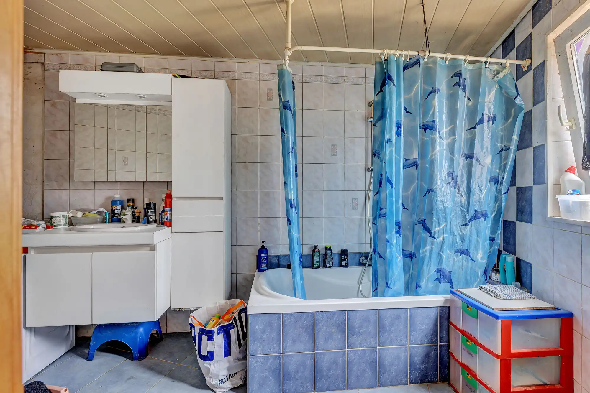 Te renoveren woning met 3 slaapkamers en garage foto 12