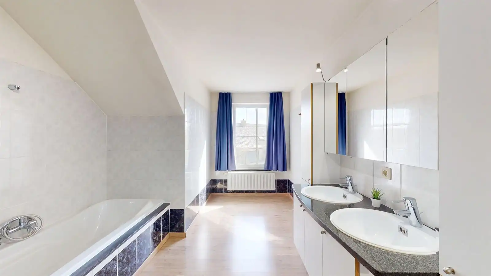 Stijlvolle woning in groene omgeving met 3 slaapkamers foto 16