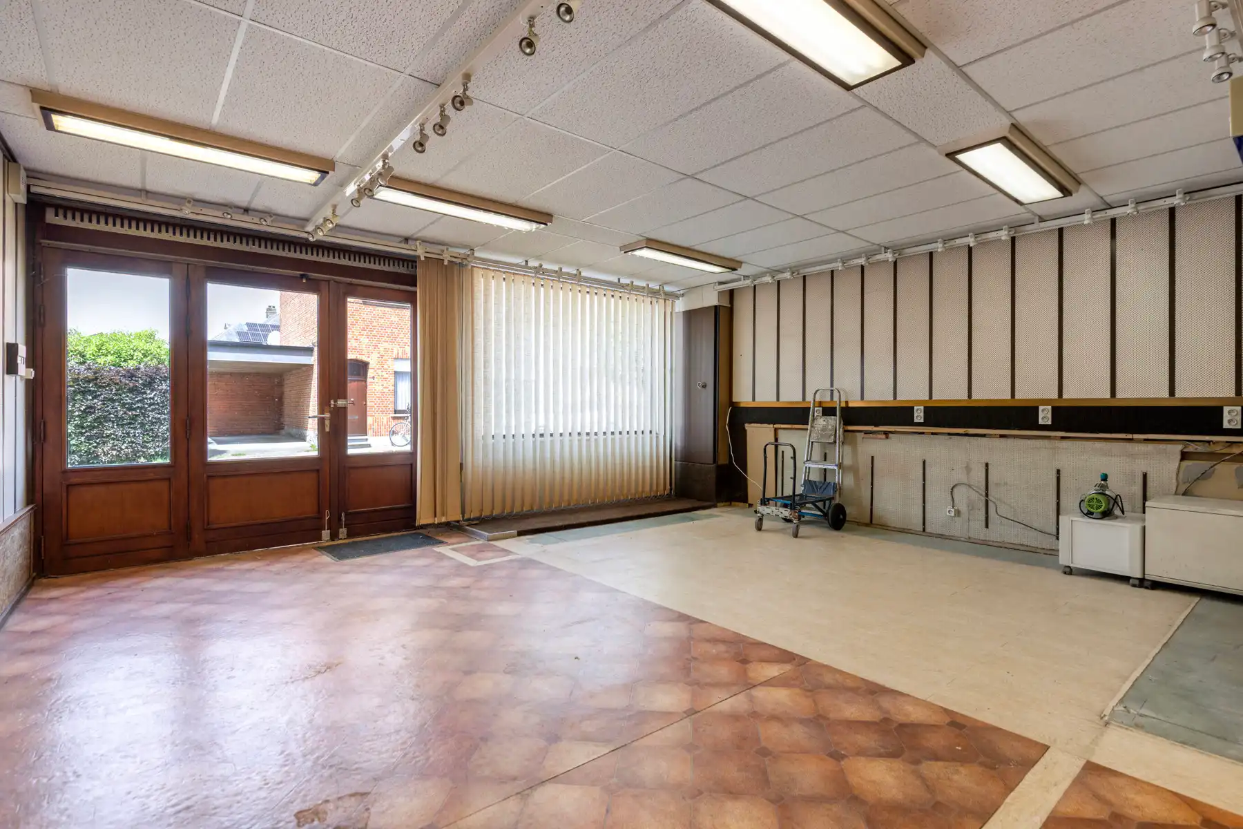 Te renoveren woning/handelspand met veel potentieel. foto 3