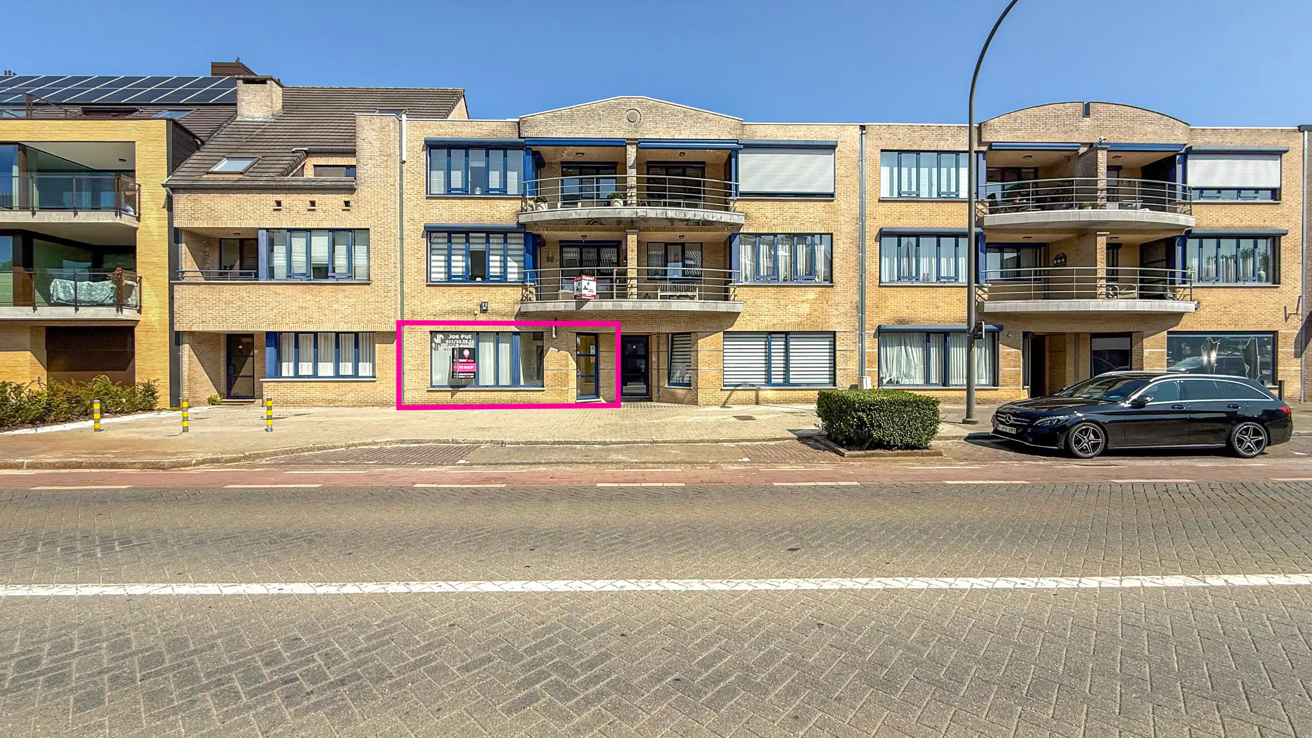 Instapklare kantoorruimte met mogelijkheden te Zolder! foto {{pictureIndex}}