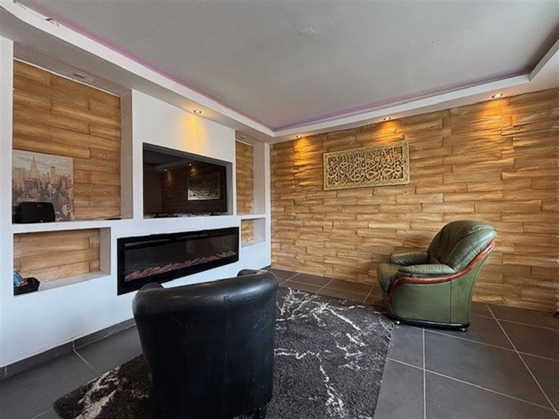 Handelspand met bovenliggend appartement met 1 slaapkamer gelegen op commerciële locatie in Maasmechelen! foto 10