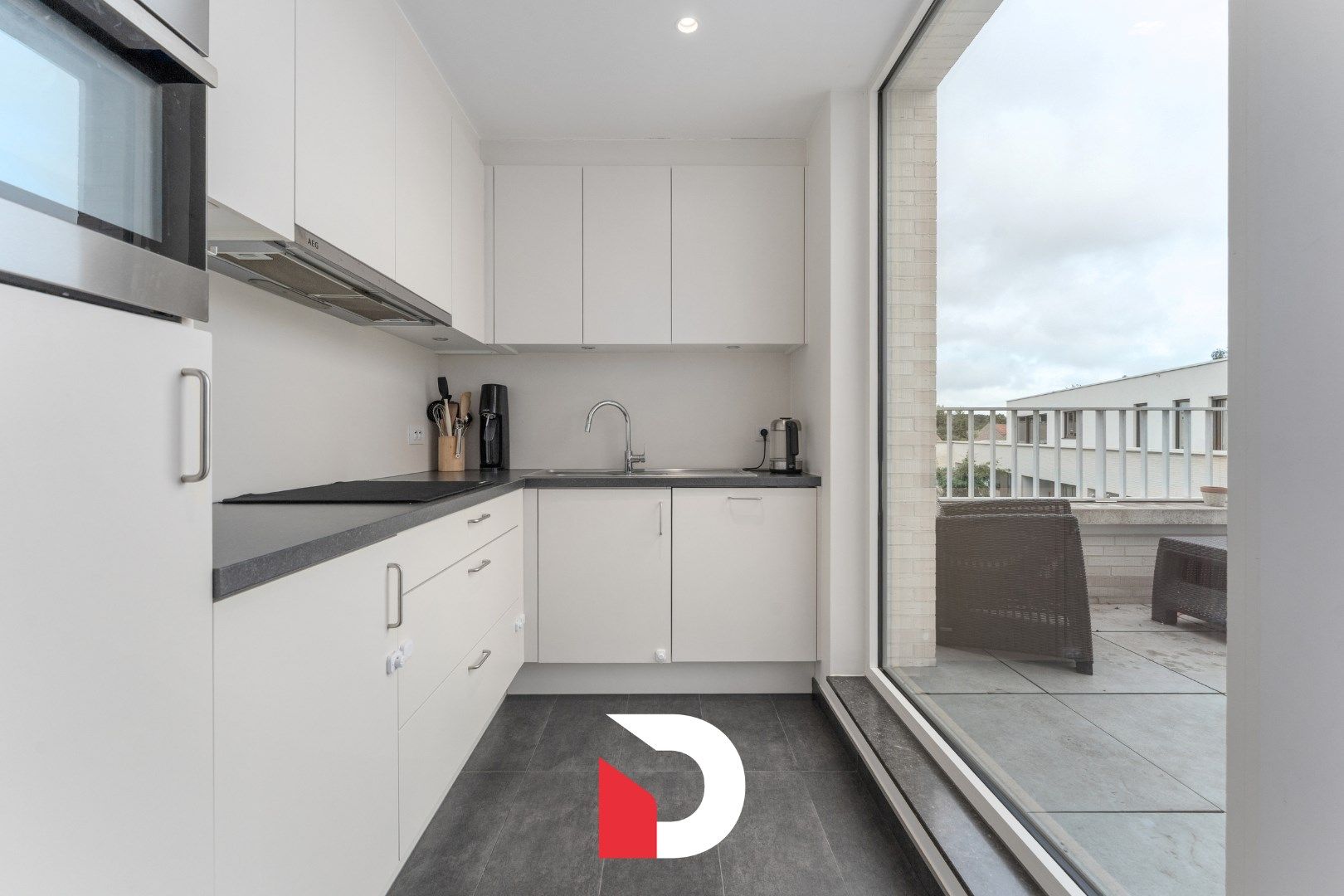 Recent 2-slpk appartement met terrassen op topligging te Sint-Michiels foto 8