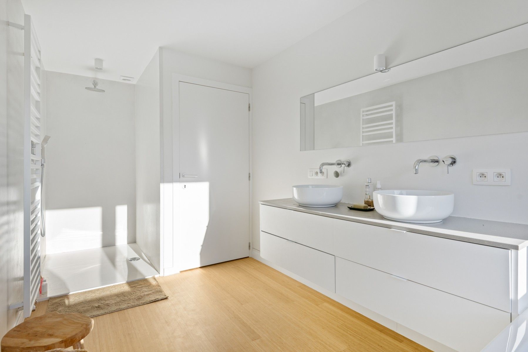 Recent gerenoveerde woning met hoogwaardige afwerking foto 19