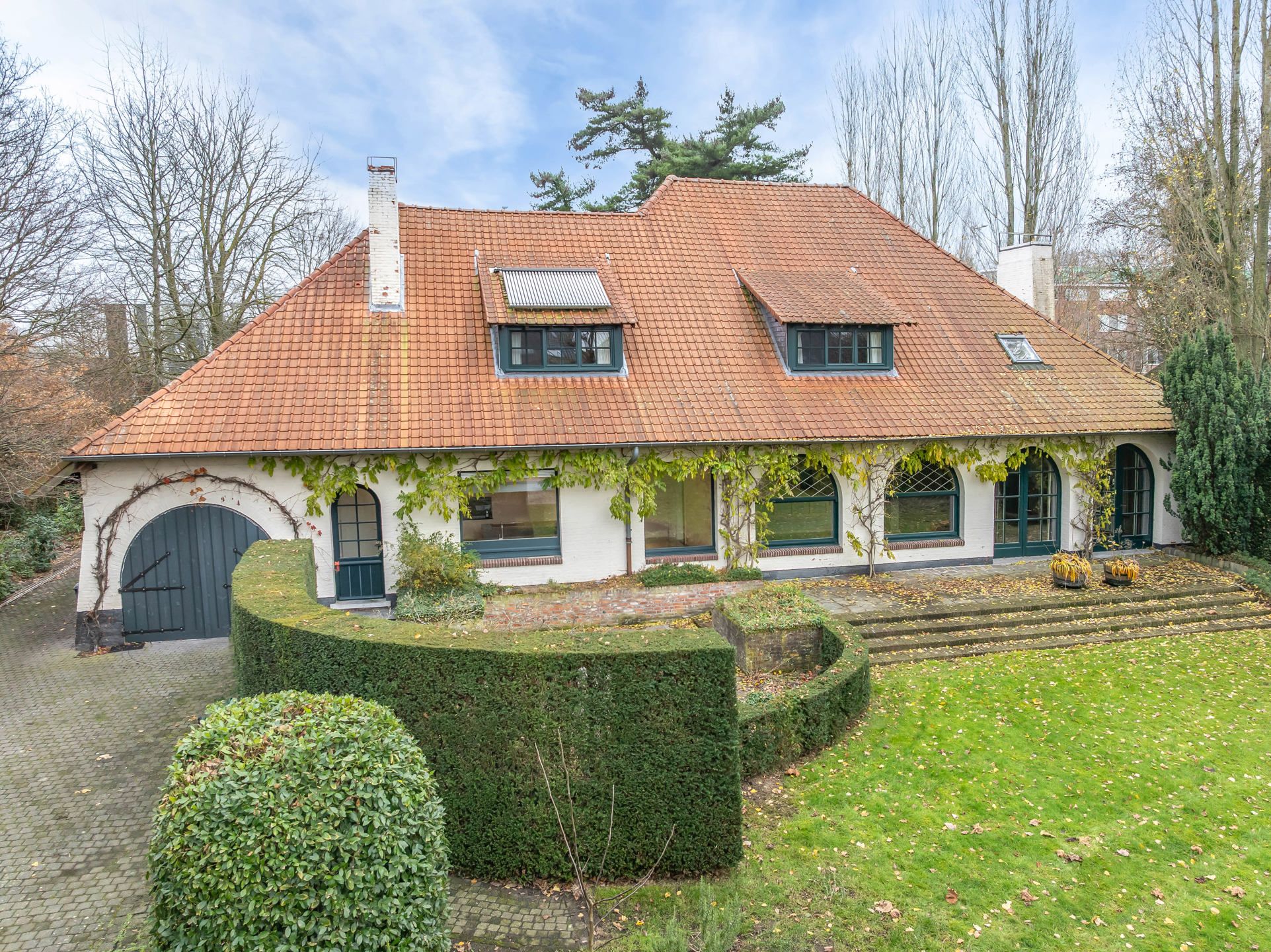 Stijlvolle villa met zwembad en uitzonderlijk potentieel foto 25