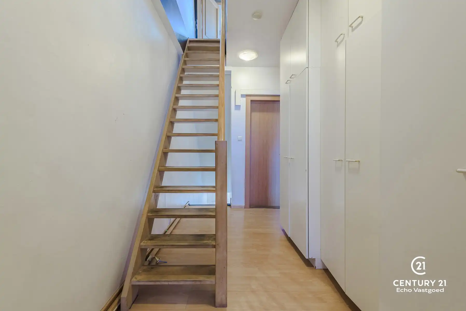 Ruime, gerenoveerde woning met 4 slpk en stadstuin foto 36