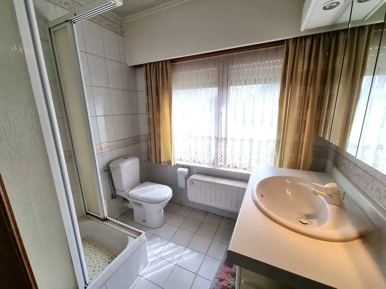 Woning met achterliggend magazijn op een totaal perceel van 19 are 58 ca. foto 15