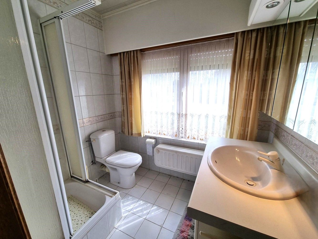 Woning met achterliggend magazijn op een totaal perceel van 19 are 58 ca. foto 15