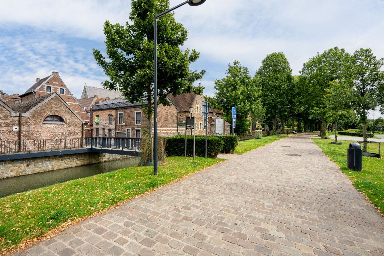 Authentiek begijnenhuis gelegen in het rustige Begijnhof te Tongeren foto 25