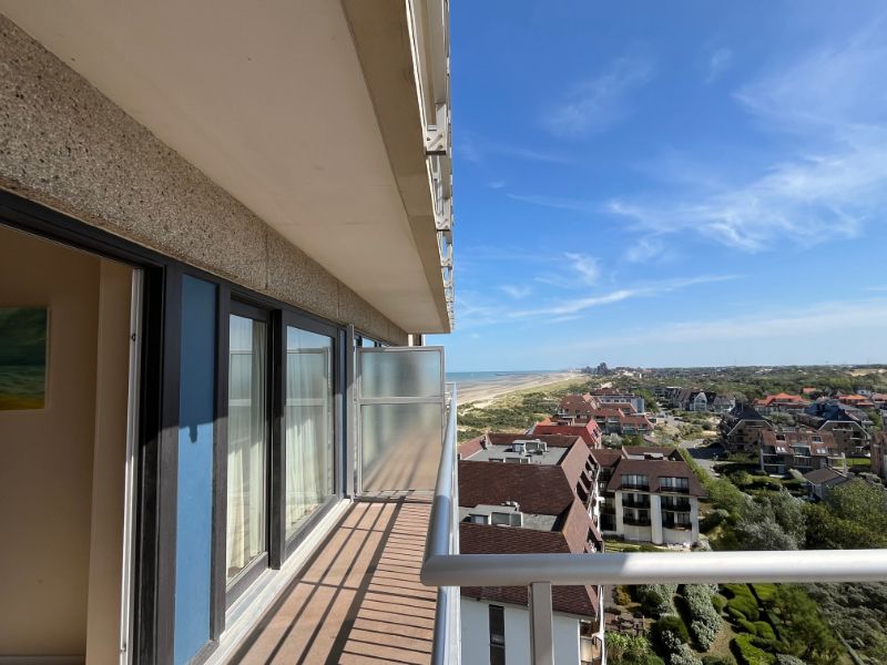 Appartement met frontaal zeezicht en een zonnig terras foto 21