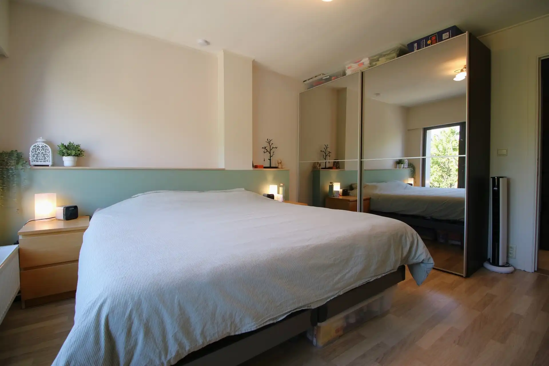 Instapklare gerenoveerde woning met 4 slpks. en aparte garage in doodlopende straat foto 14