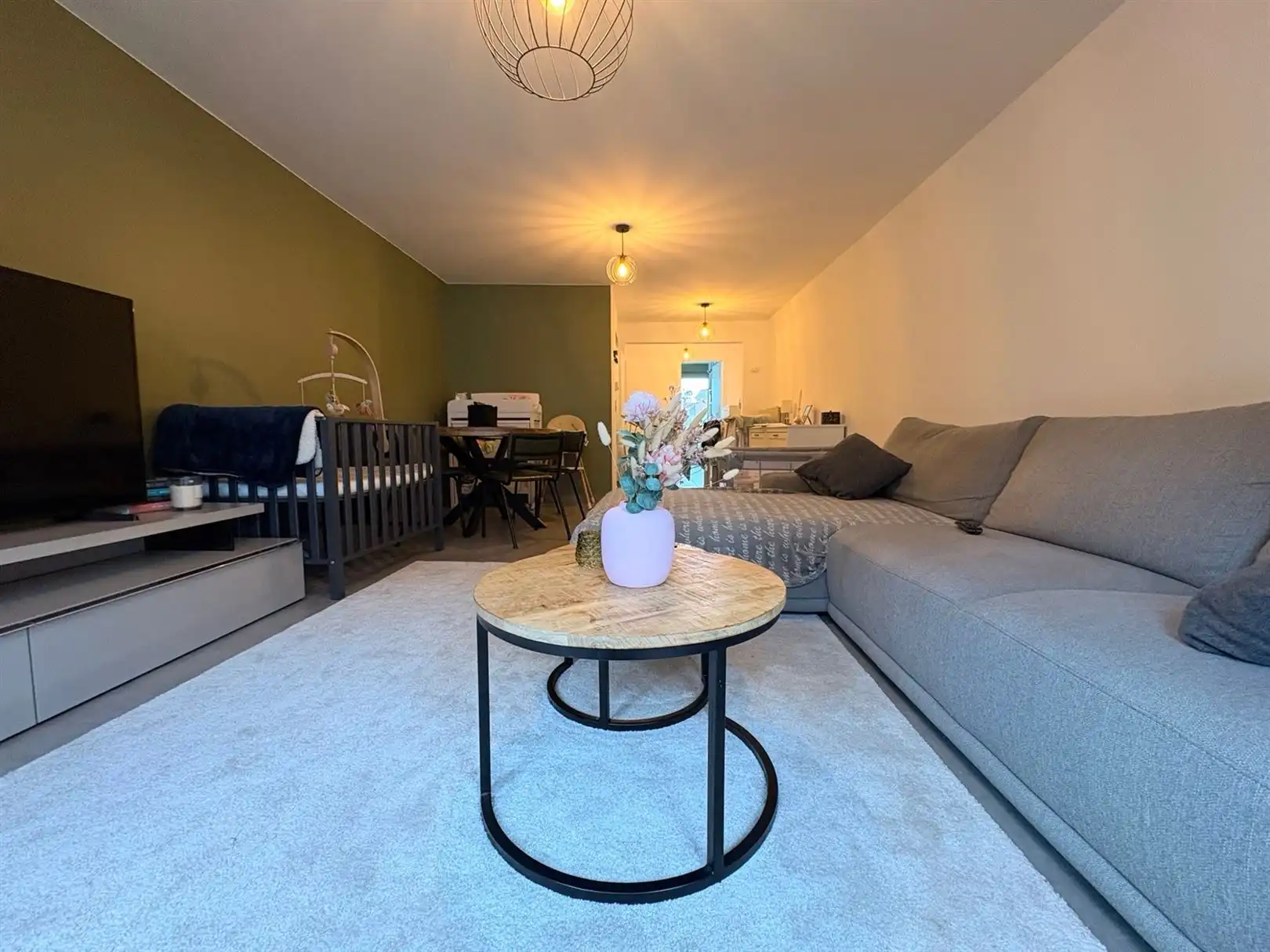 Ruime triplex appartement in het centrum Dendermonde foto {{pictureIndex}}