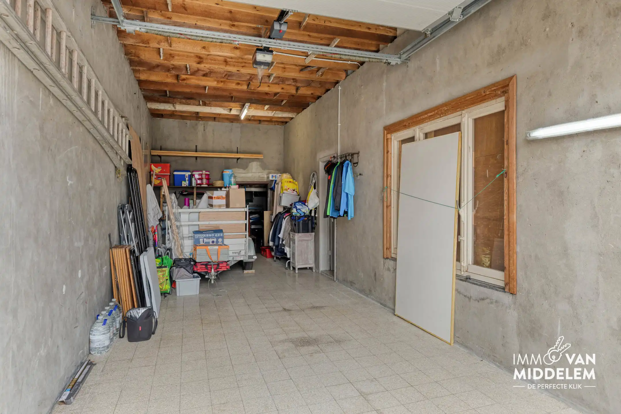 RUIME BUNGALOW MET 4 SLAAPKAMERS, GARAGE EN TUIN foto 26