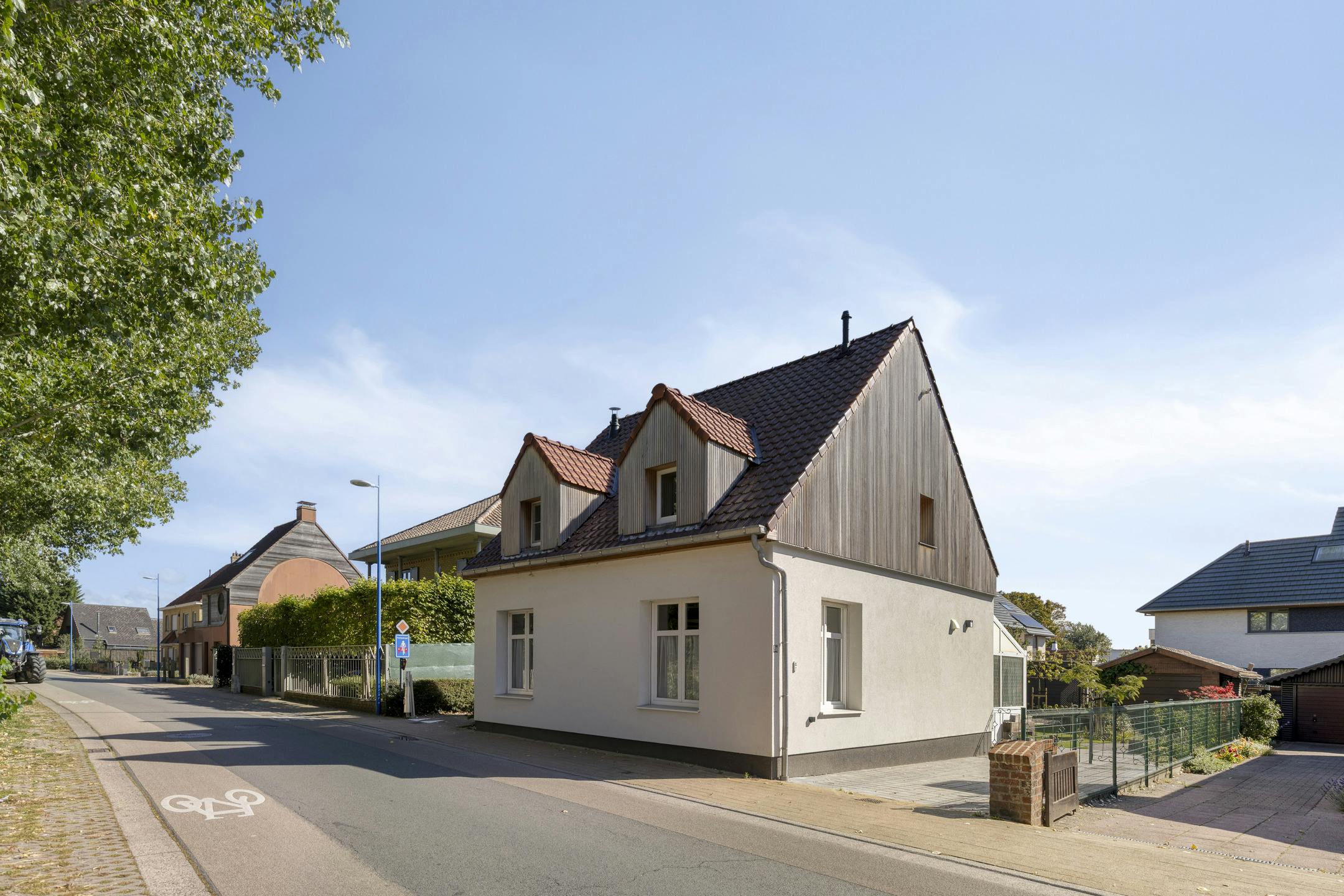 Gerenoveerde woning tegenover de Hoge Blekker duinen foto 2