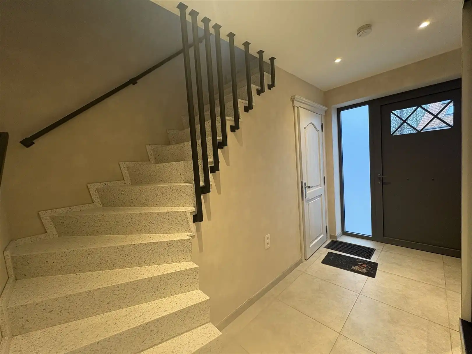 Woning te huur met luxe en elegante afwerking! foto 8