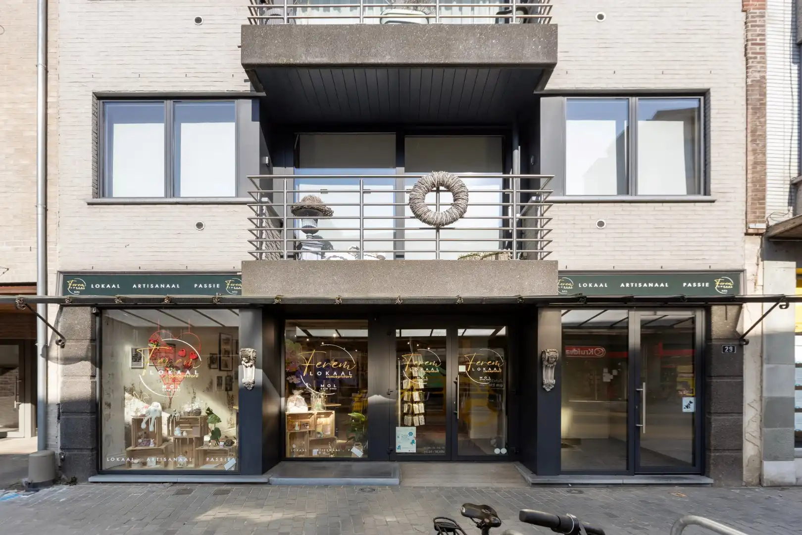 Commerciële ruimte te koop Graaf de Broquevillestraat 29 -/1 - 2400 Mol