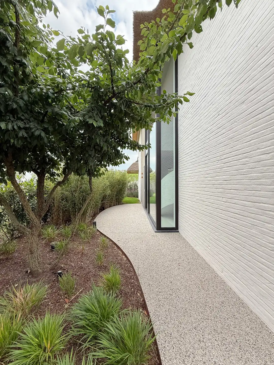 Nieuwbouwvilla met zonovergoten tuin en zwembad -Duinenwater foto 36