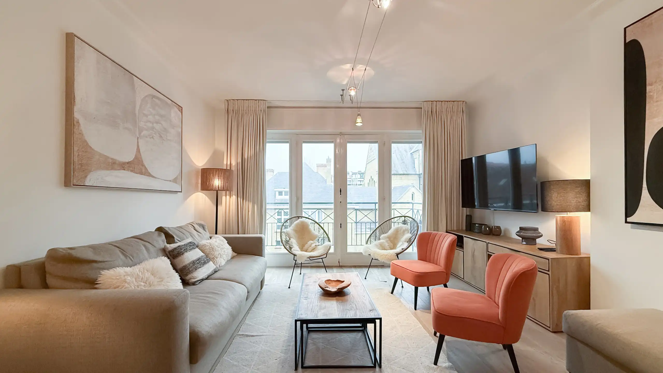 Zonnig appartement met open uitzicht op de Heilig Hartkerk foto 5