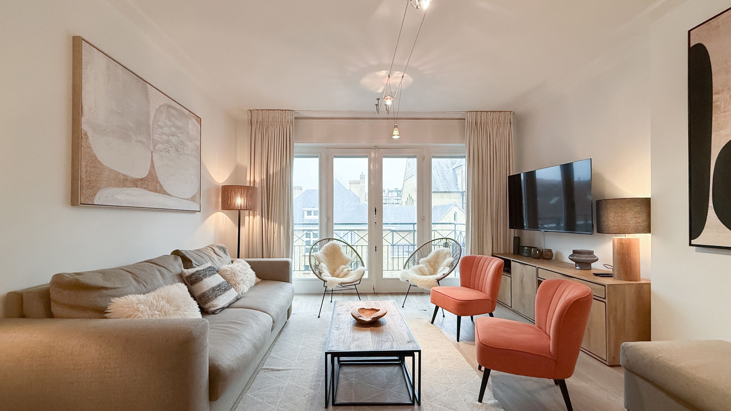 Zonnig appartement met open uitzicht op de Heilig Hartkerk foto 5