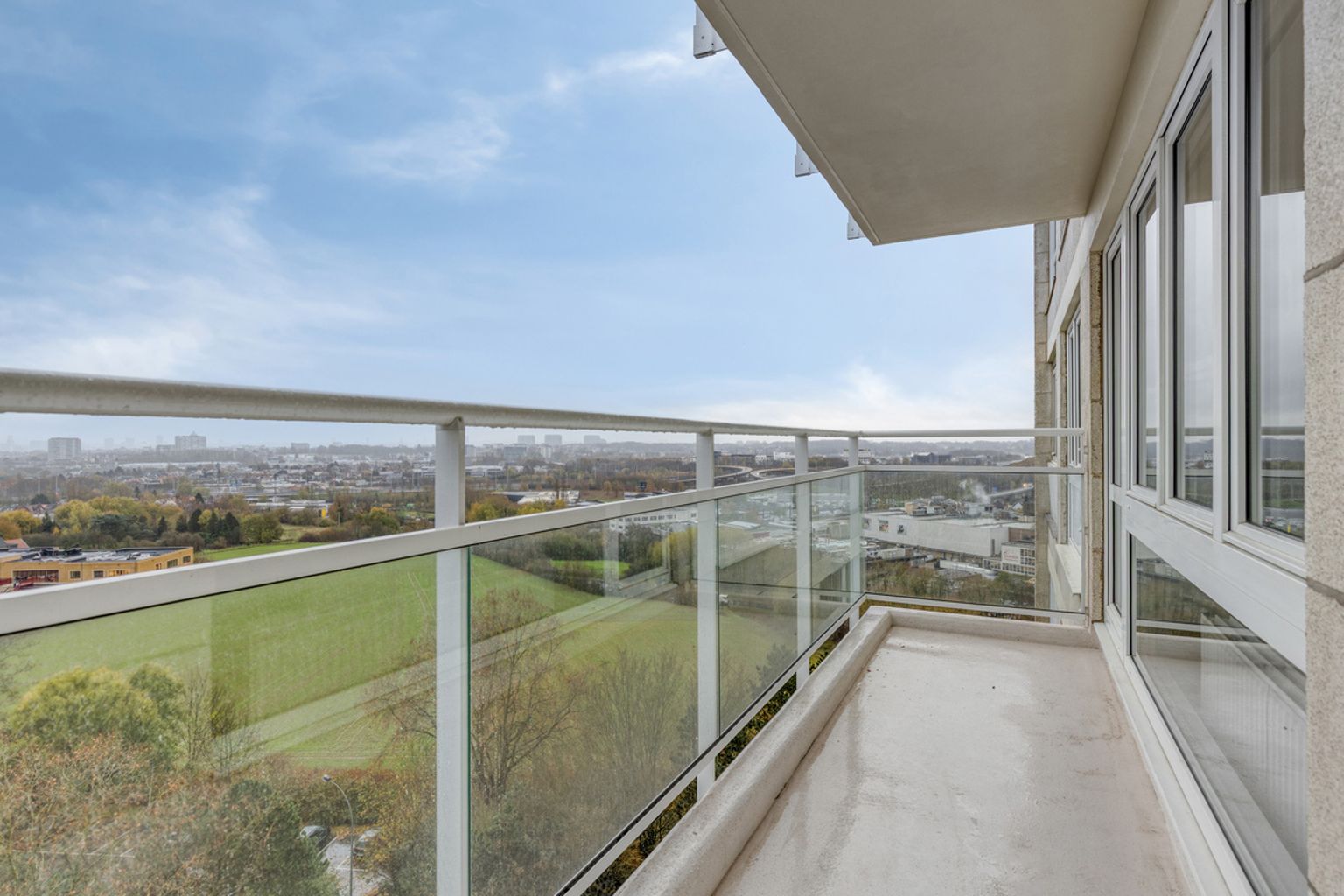 Instap klaar appartement 1 slaapkamer met prachtig uitzicht. foto 10