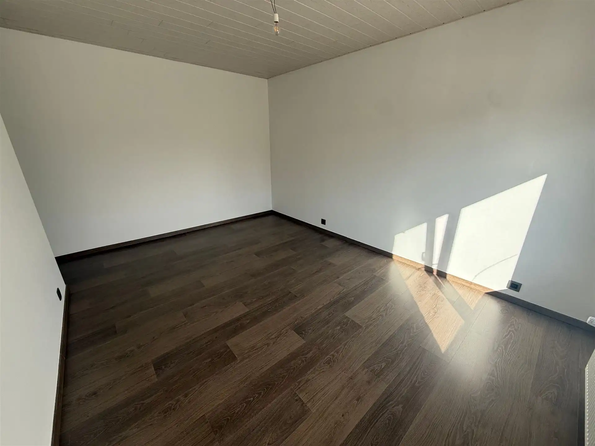 Zeer ruime woning met 3 slpk en tuin op een rustige locatie! foto 12