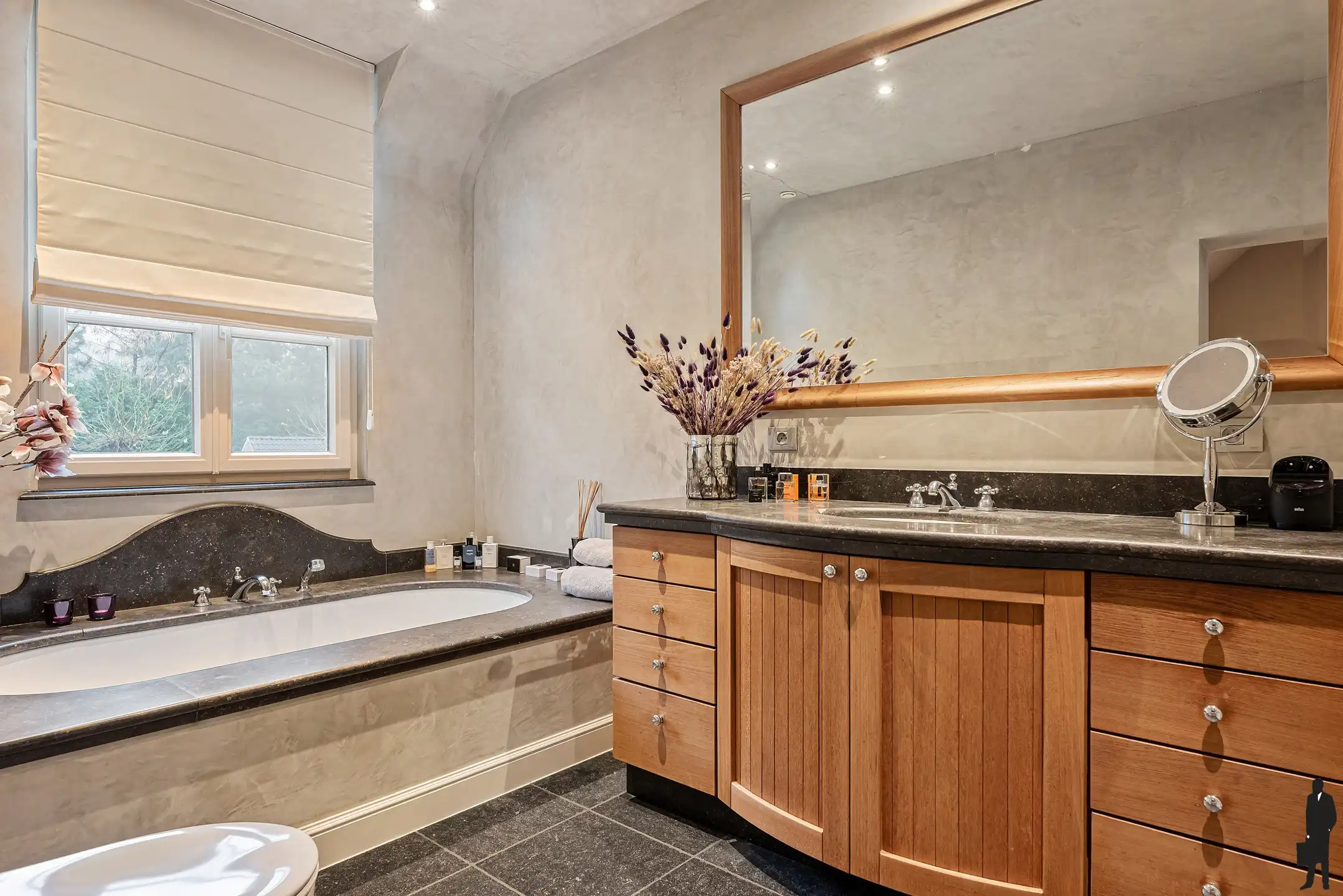 Villa van 600 m² met o.a. 4 slpk. en 3 badk.  foto 14