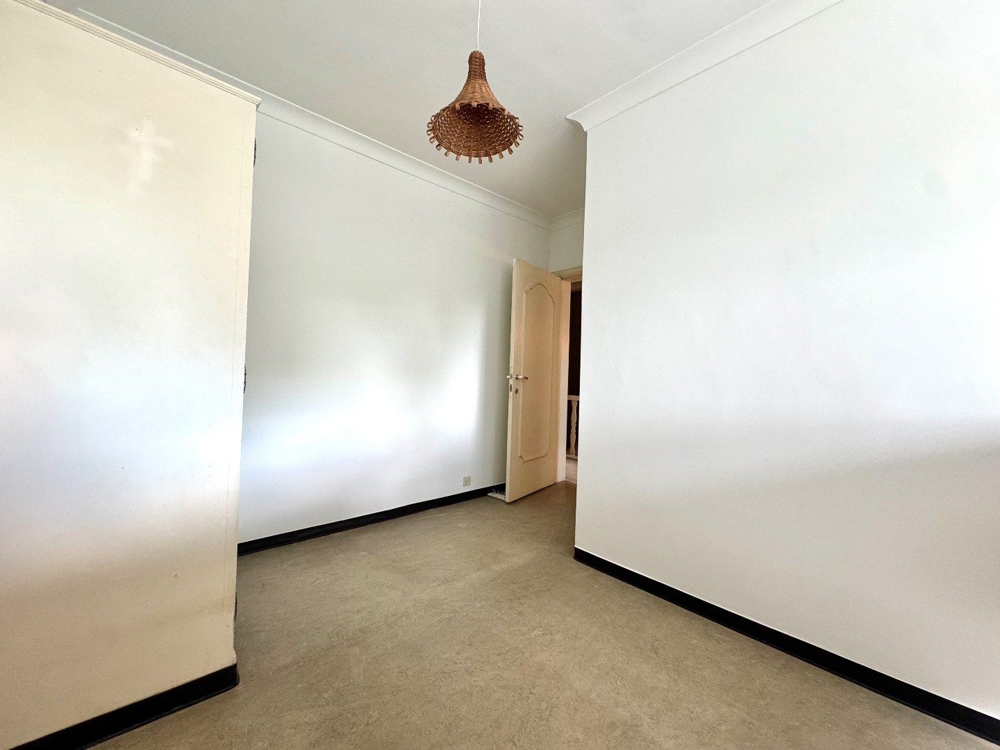 Centraal gelegen woning met 3 slaapkamers, garage.  foto 12