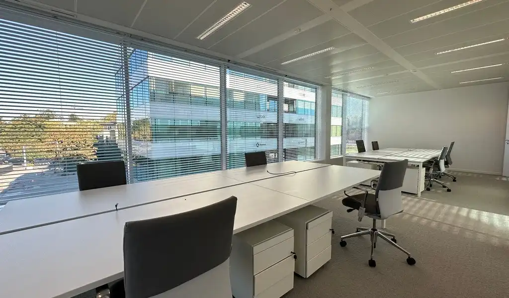 Gemeubelde kantoren met dienstverlening in 3Square Zwijnaarde foto 3