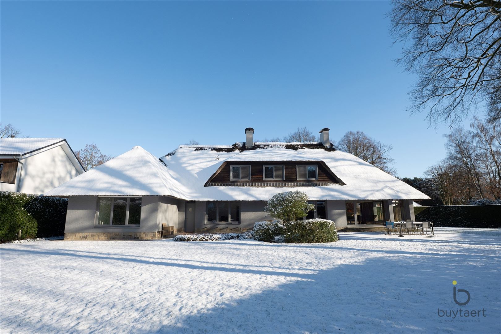 Villa met praktijk of  kangoeroewoning en Zuid - West tuin. foto {{pictureIndex}}