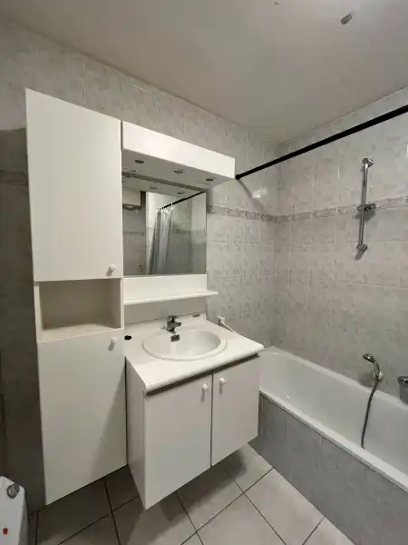 2 slaapkamer appartement met terras foto 13