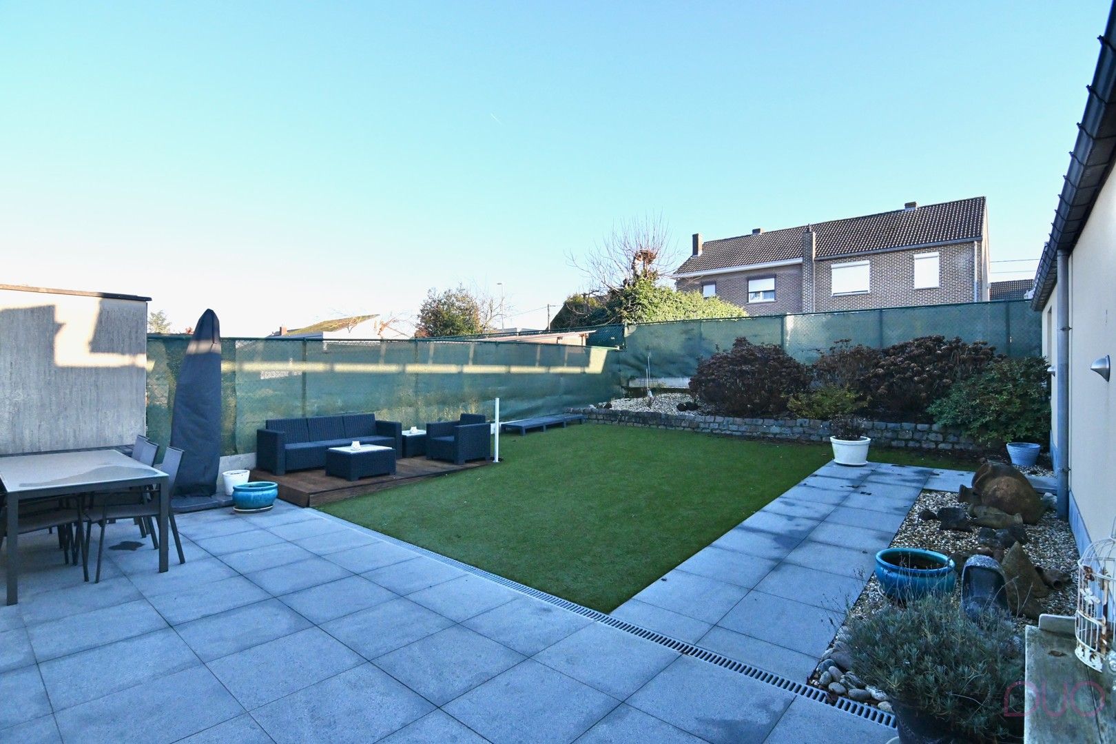 Instapklare halfopen bebouwing met vier slaapkamers, voorzien van alle moderne uitrustingen foto 23