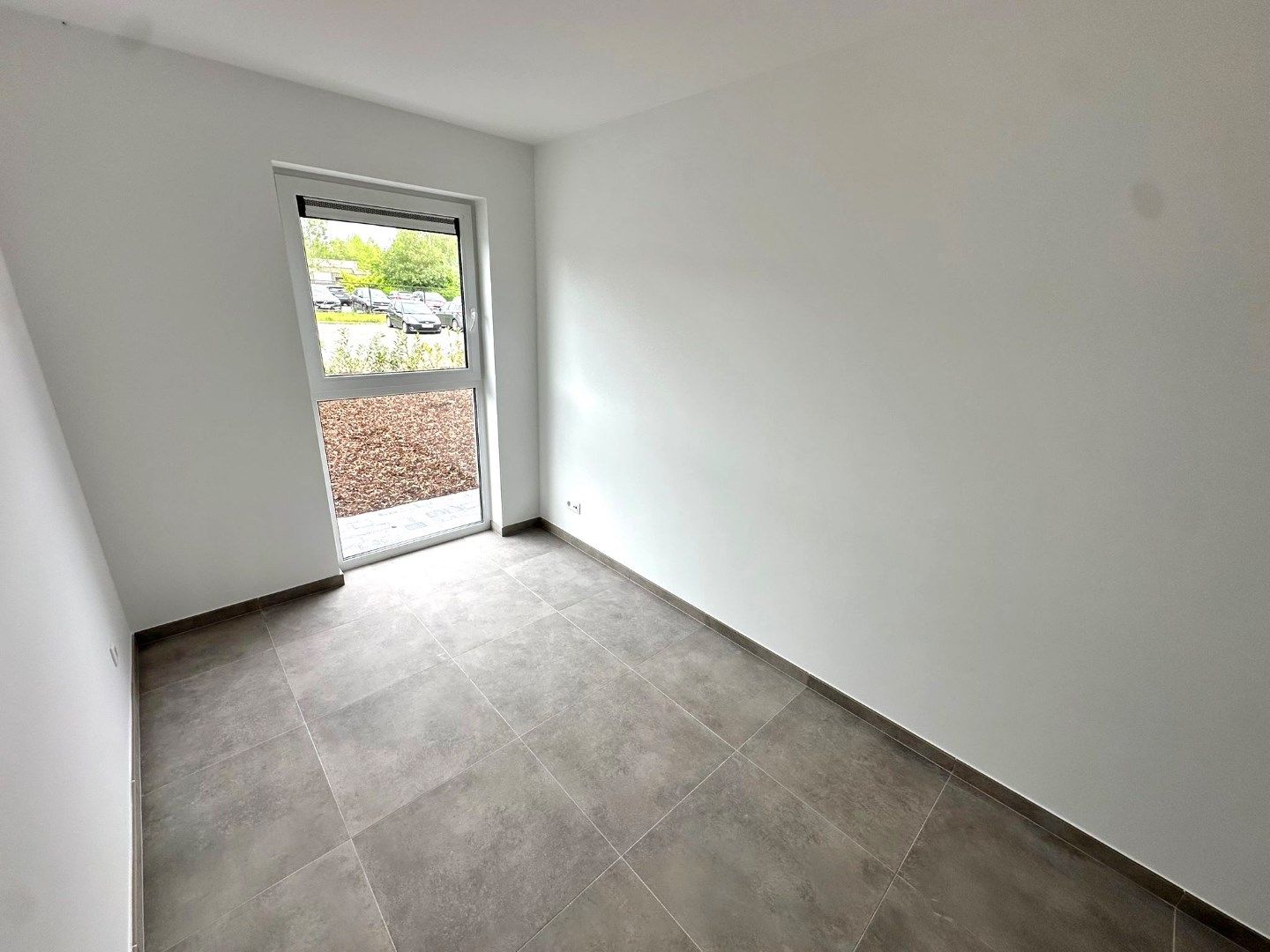 Nieuwbouwappartement met twee slaapkamers, terras en twee autostaanplaatsen foto 9