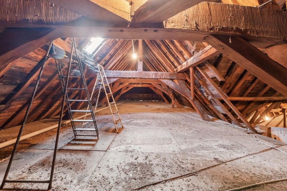 ICONISCH HANDELSPAND MET LUXUEUZE WOONST OP DE GROTE MARKT VAN SINT-TRUIDEN foto 23