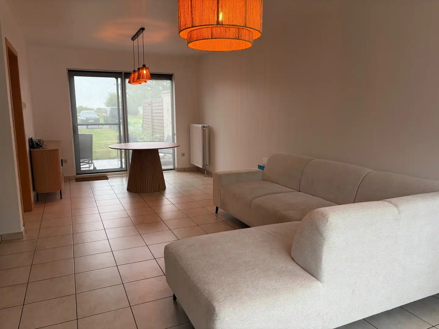 Gezellige halfopen woning met tuin en terras. foto 2