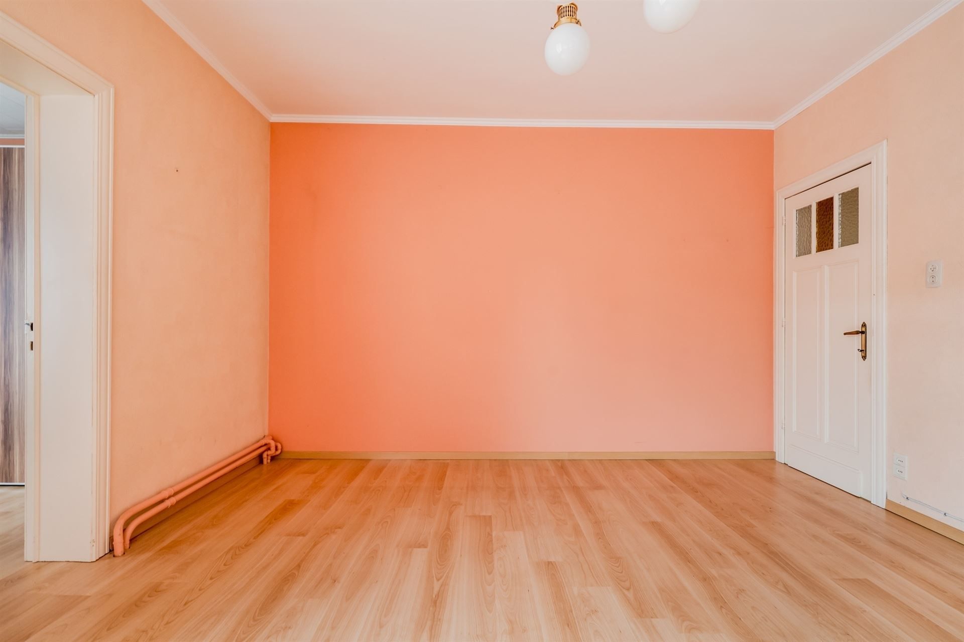 Te renoveren gezinswoning met veel opslagruimte! foto 16