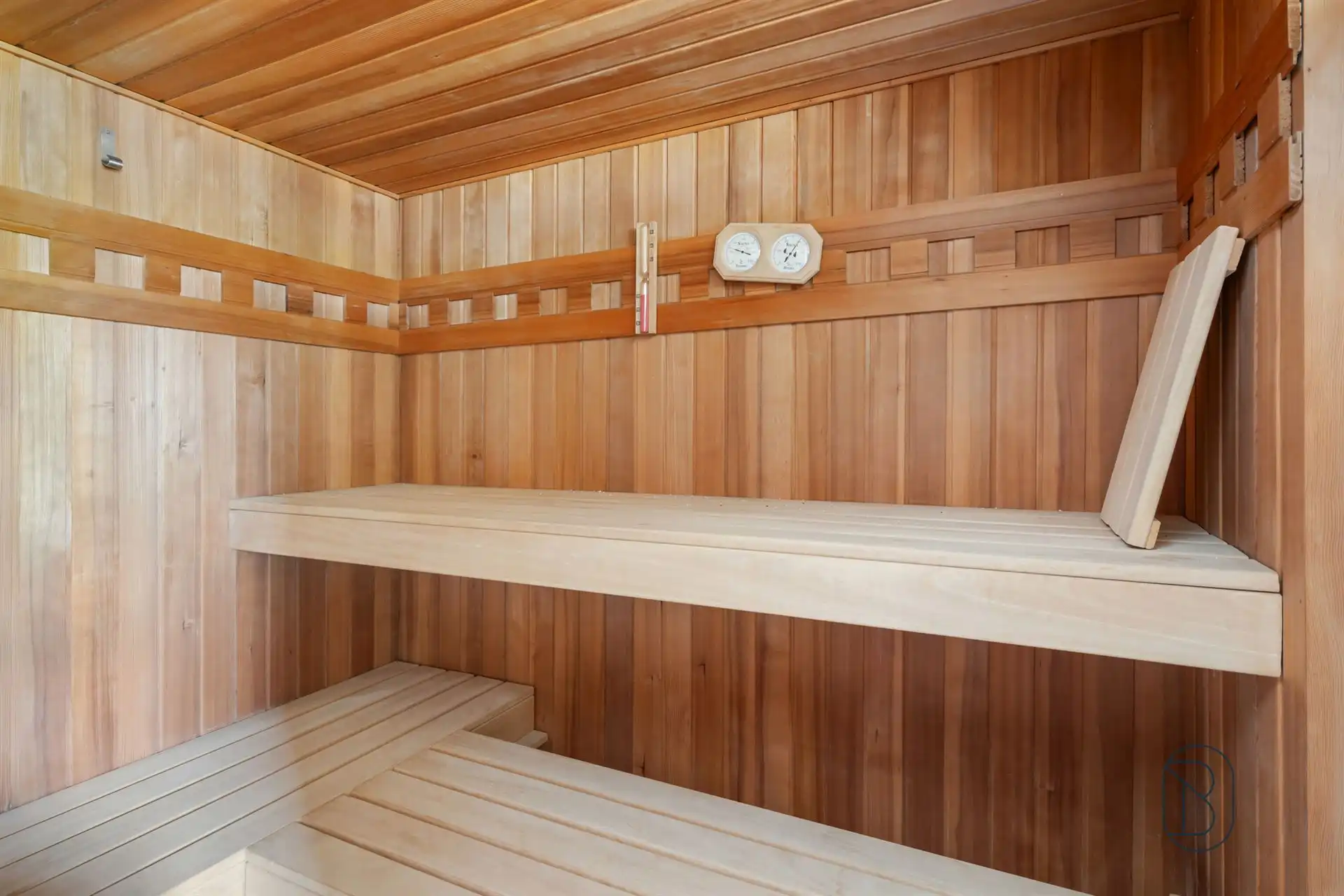 Karakteristieke woning met wellnessruimte en zwembad foto 19
