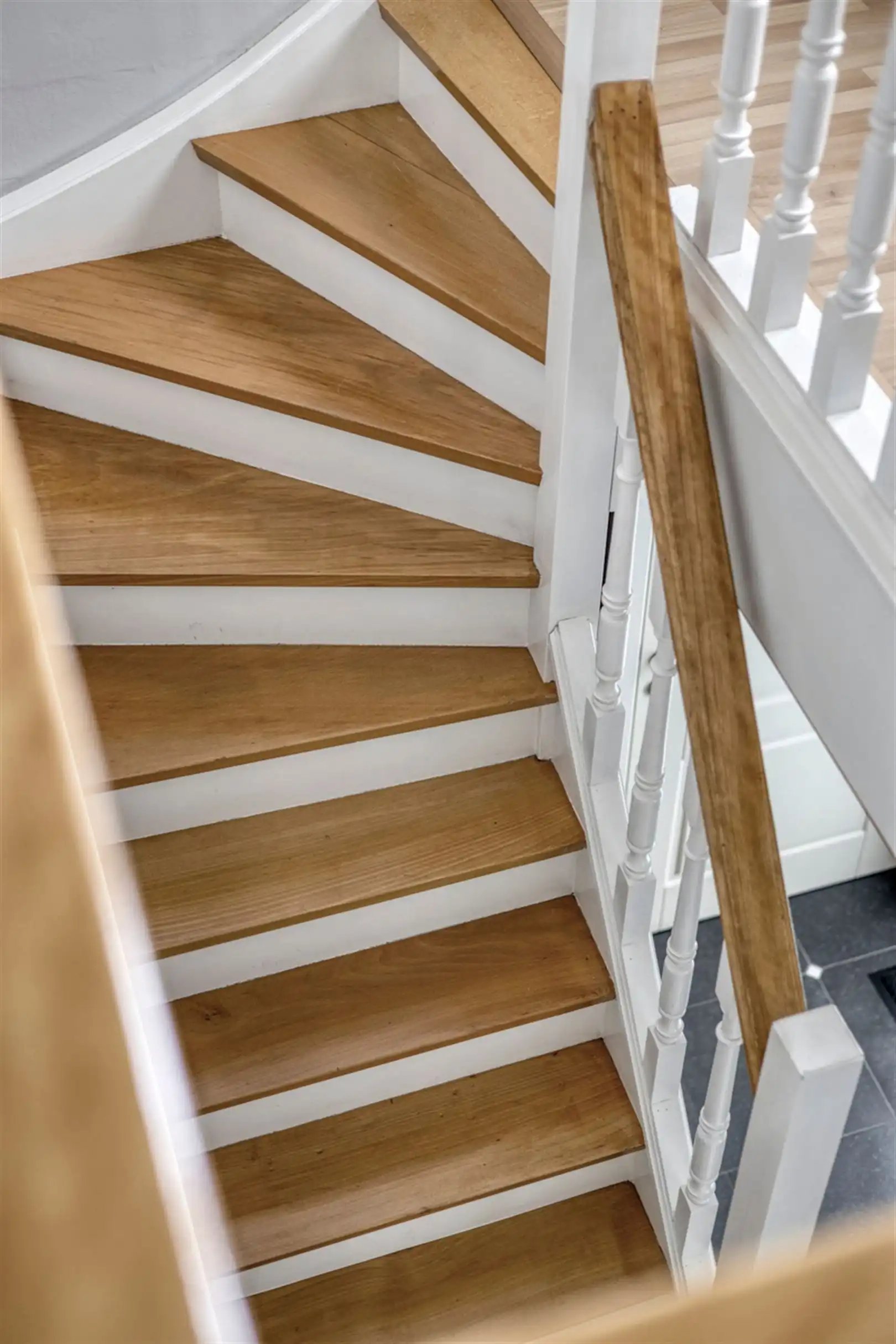 Goed onderhouden en mooi afgewerkte woning op een toplocatie te Oostakker.  foto 14