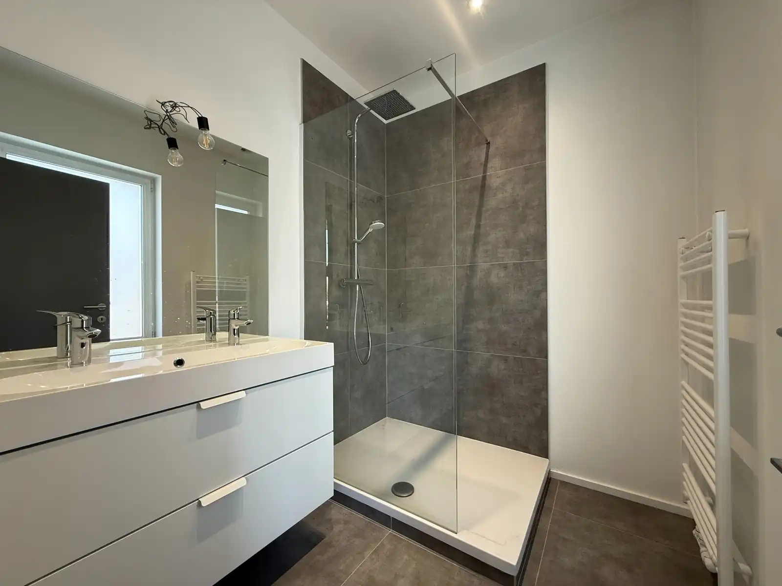 Lichtrijk appartement zonder gemeenschappelijke kosten foto 13