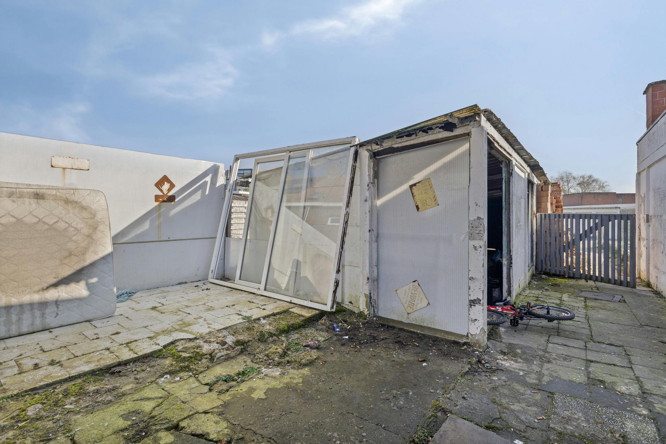 Huis te koop in Ieper met 3 kamers, tuin en garage foto 14