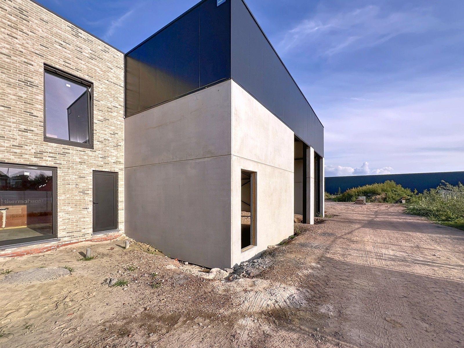 Nieuwbouw WONING met LOODS (200m²) - dé perfecte woon-werkcombinatie ! foto 4