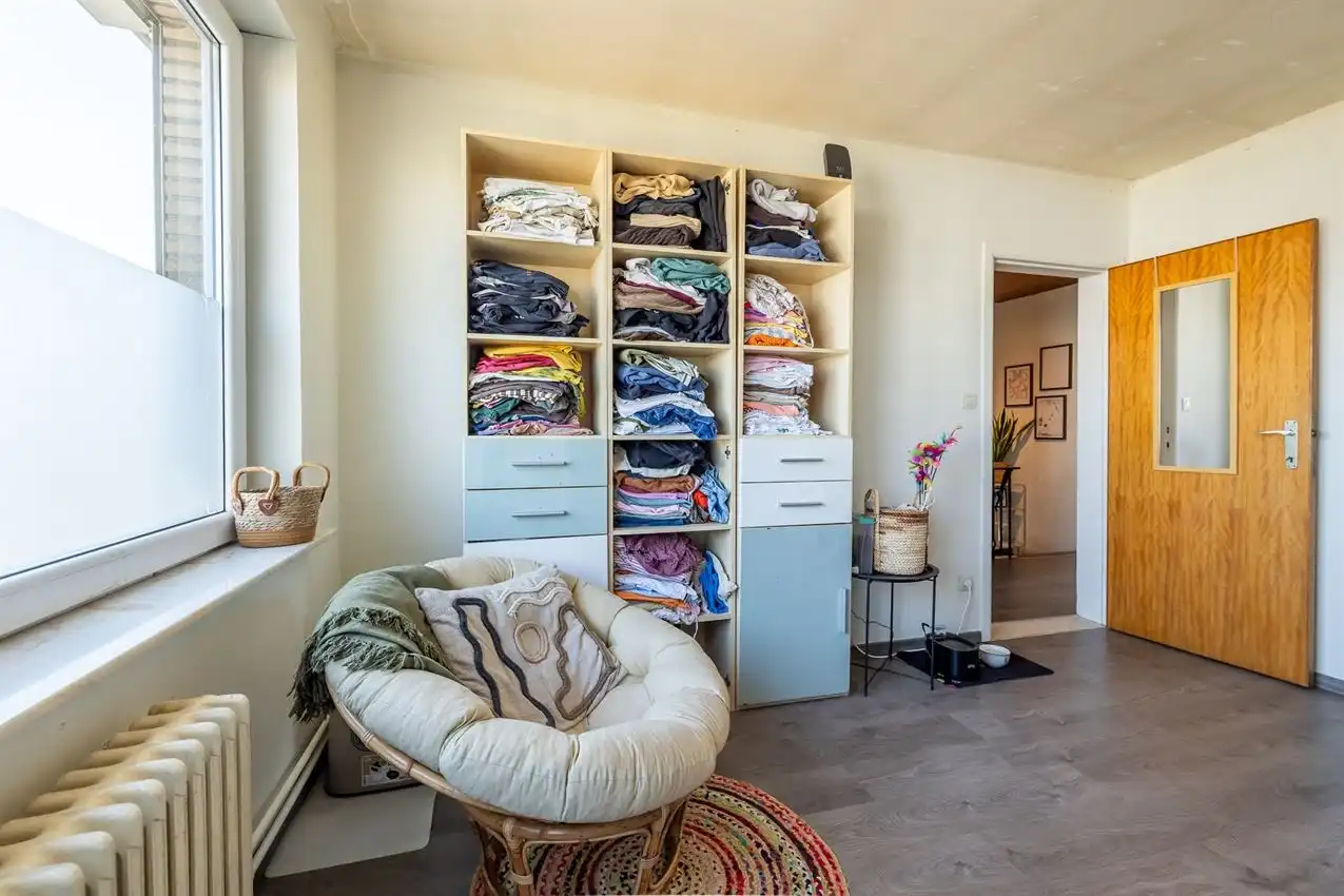 Ruime retrowoning met EPC C,  zuidtuin en achterliggende toegang. foto 40