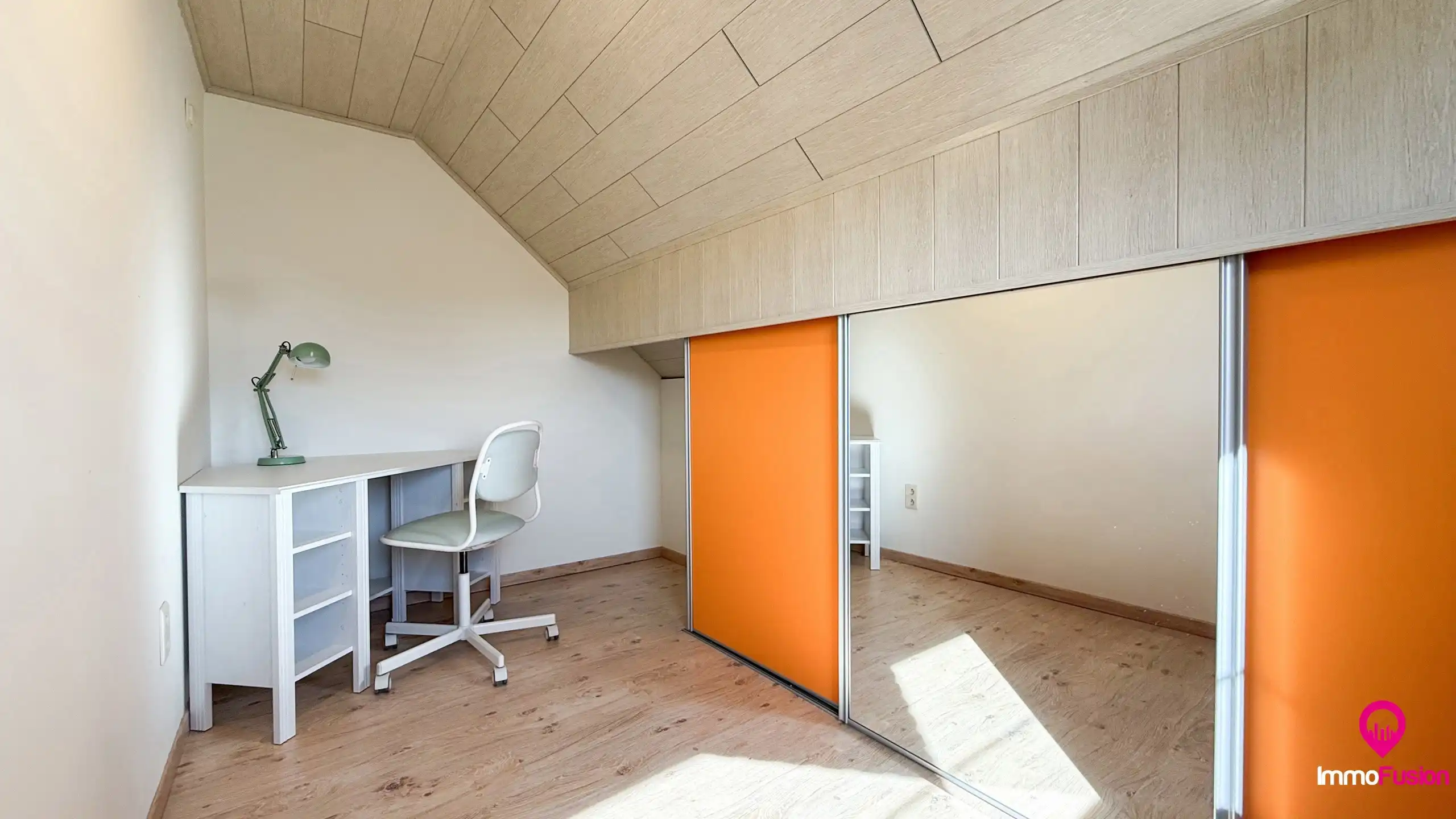 Charmante woning met 5 slaapkamers op een ruim perceel! foto 33