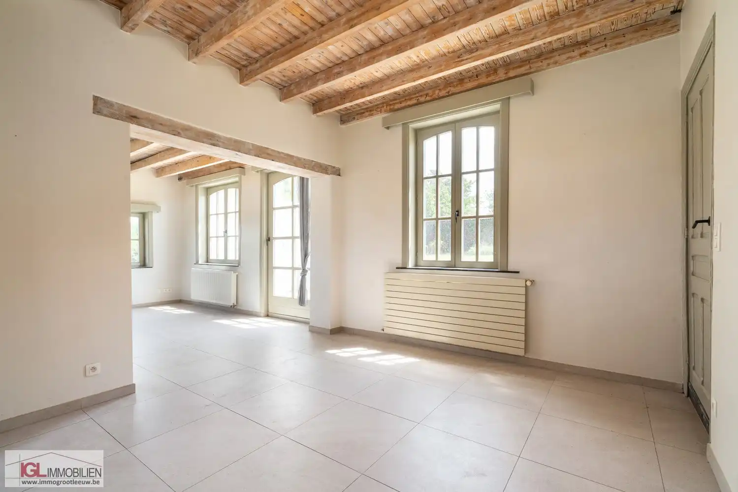 Charmante gerenoveerde hoeve met 4 slaapkamers! foto 8